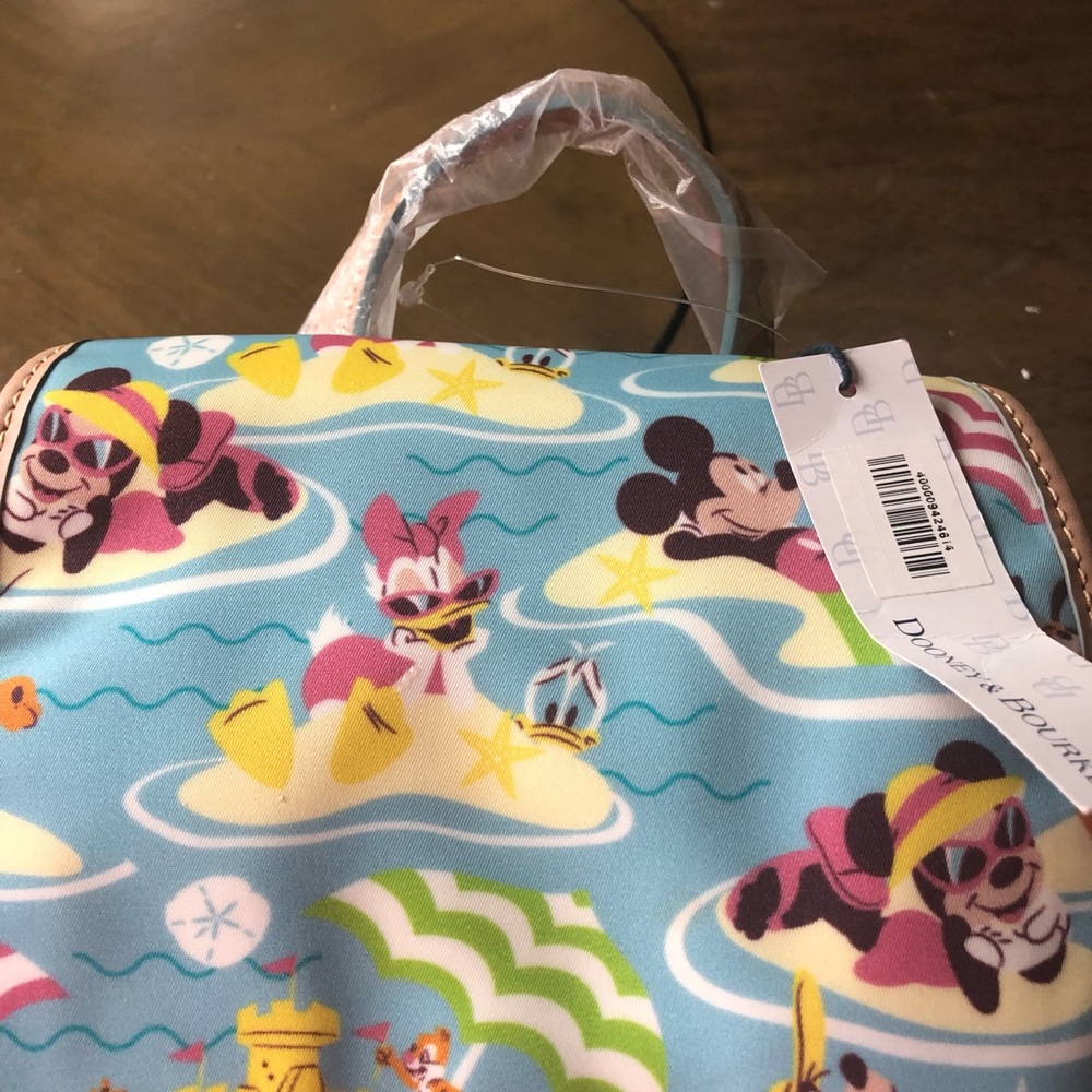 NWT Dooney and Bourke Disney Aulani Beach Backpack - Picture 2 of 7